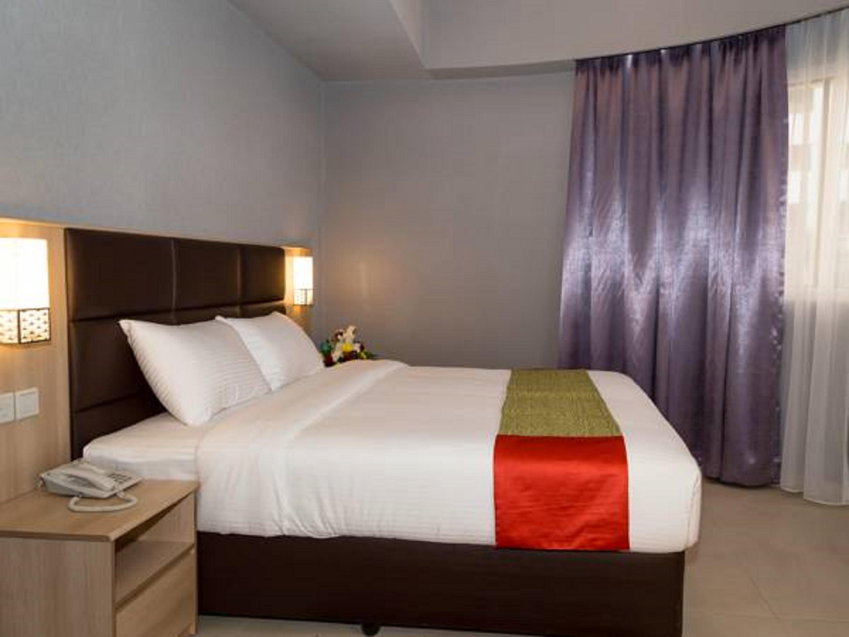 Florida Square Hotel Dubai Bagian luar foto