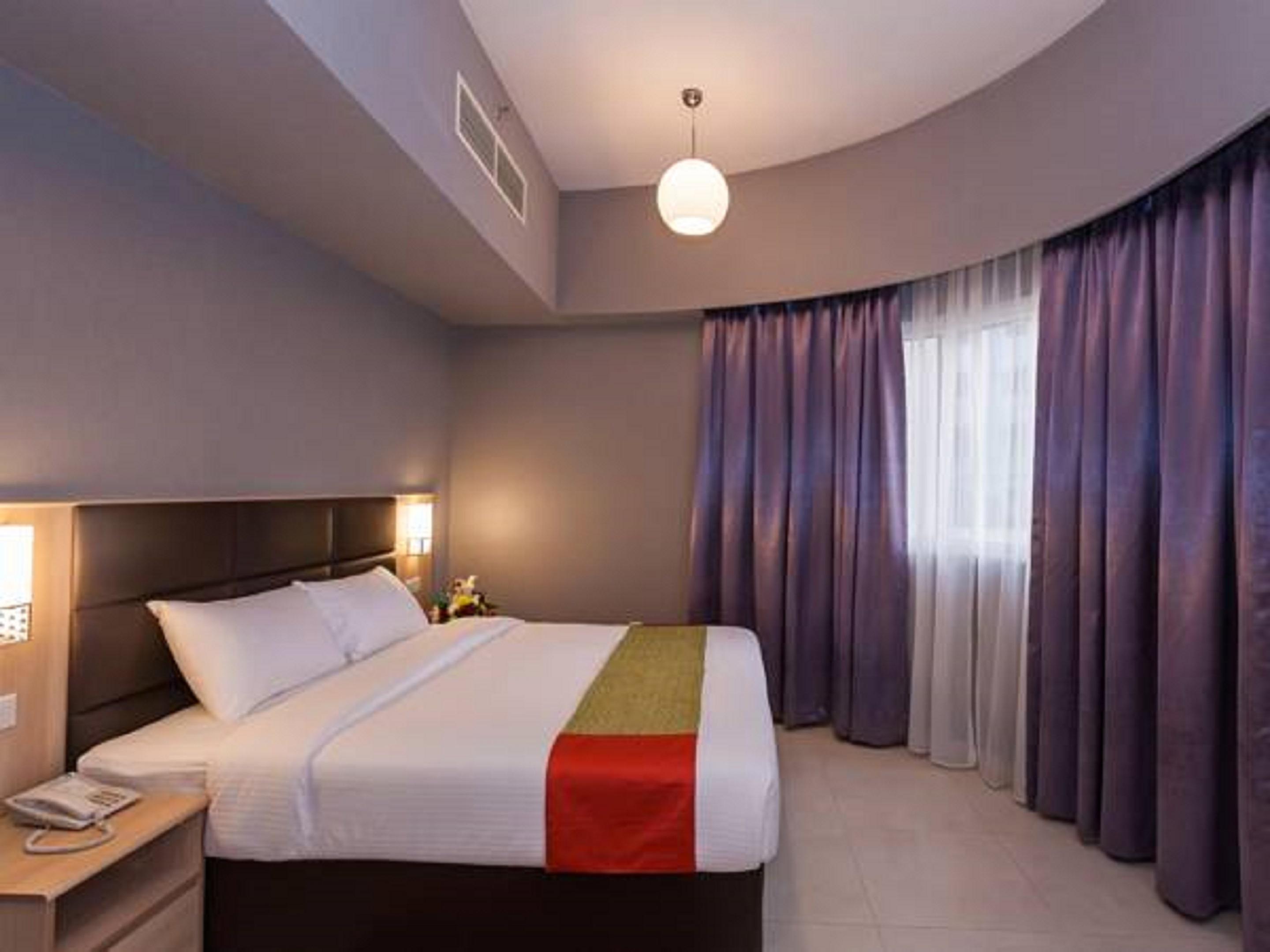 Florida Square Hotel Dubai Bagian luar foto