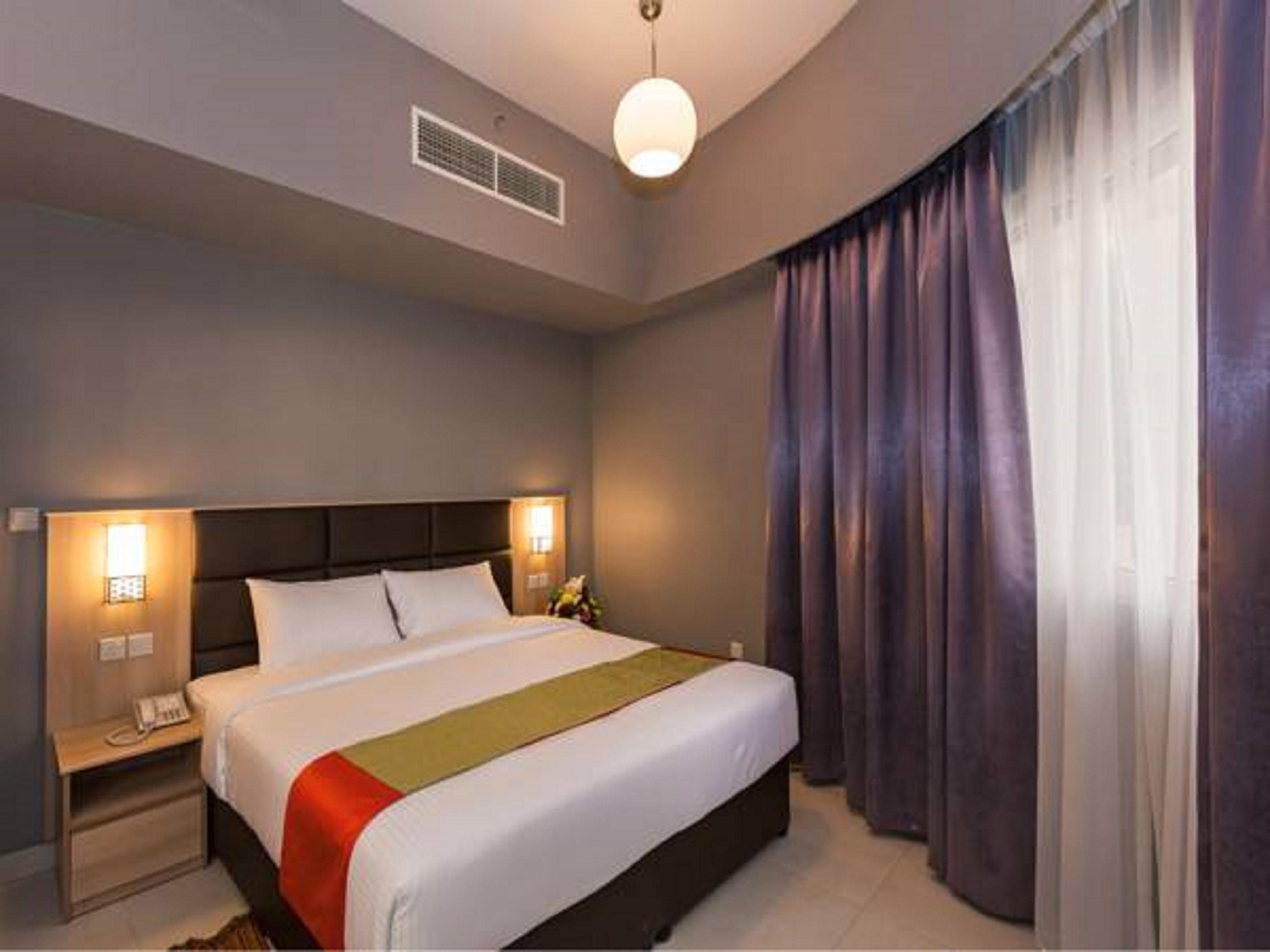 Florida Square Hotel Dubai Bagian luar foto