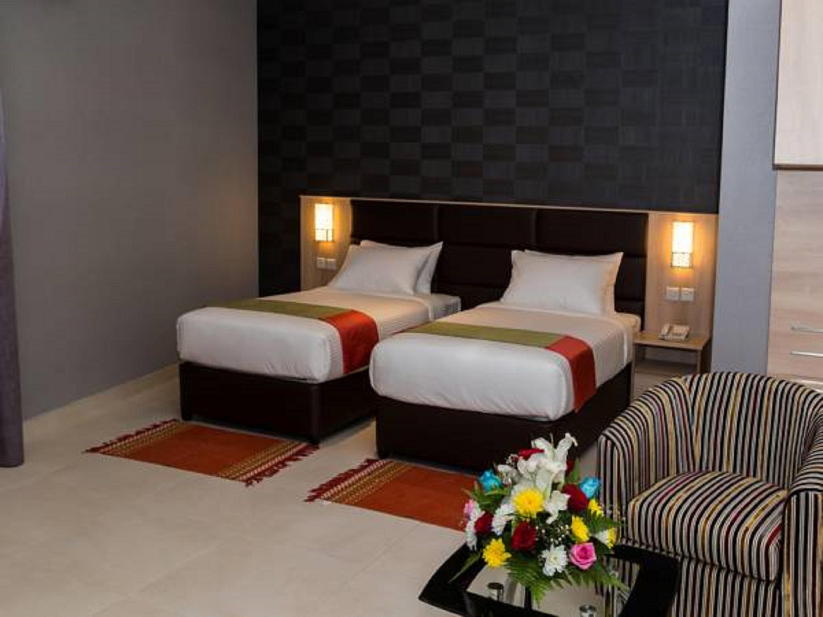 Florida Square Hotel Dubai Bagian luar foto
