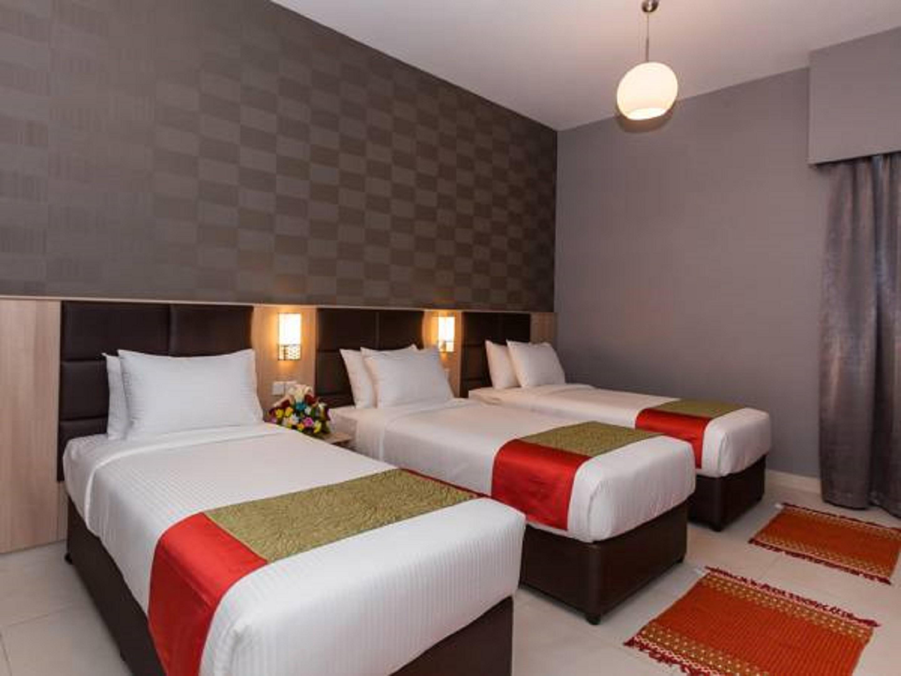 Florida Square Hotel Dubai Bagian luar foto