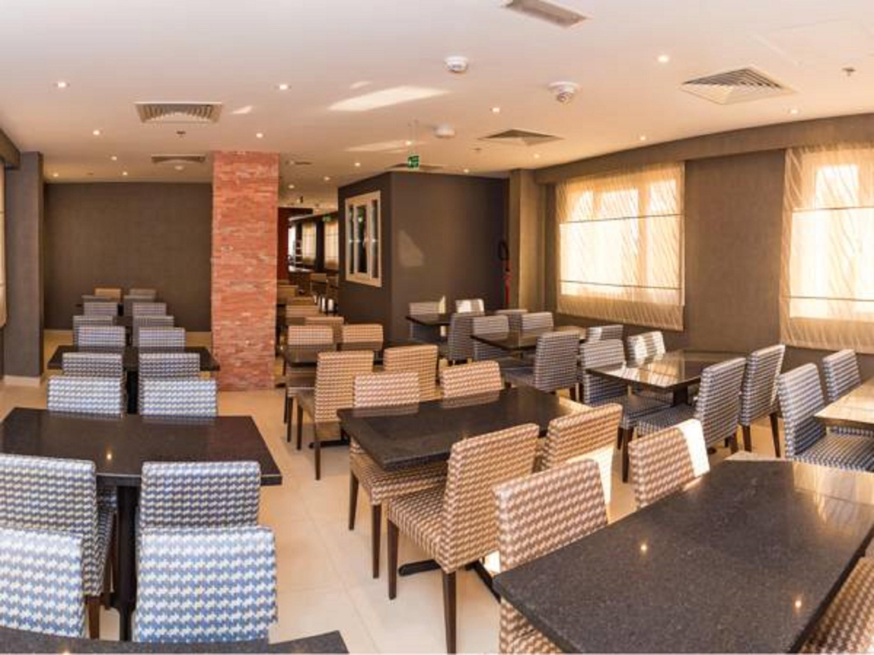 Florida Square Hotel Dubai Bagian luar foto